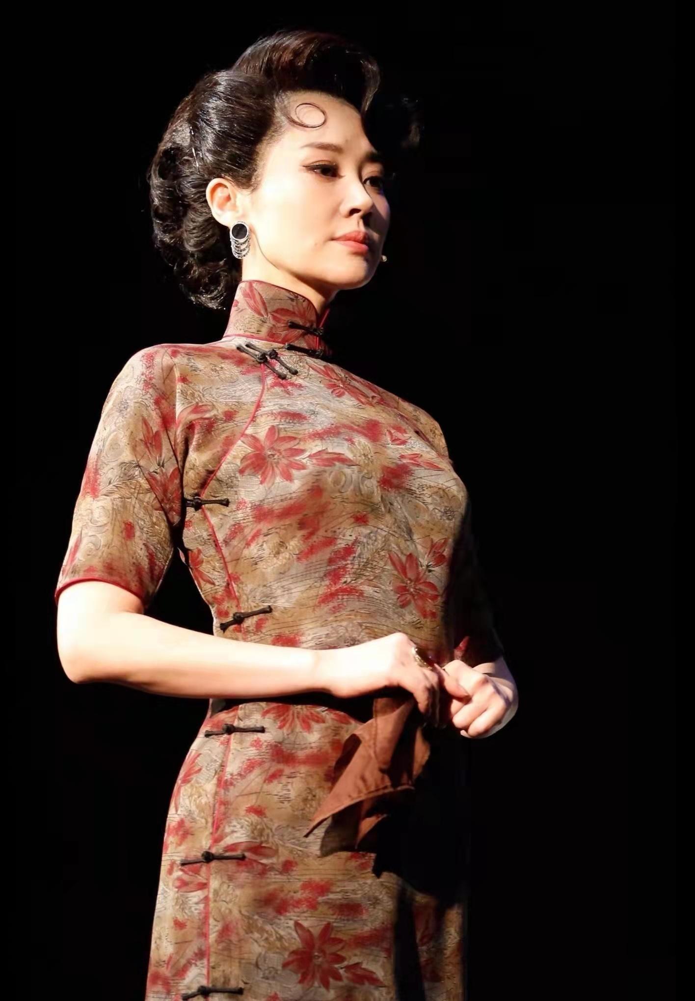 年过半百仍风韵犹存,“不老女神”许晴