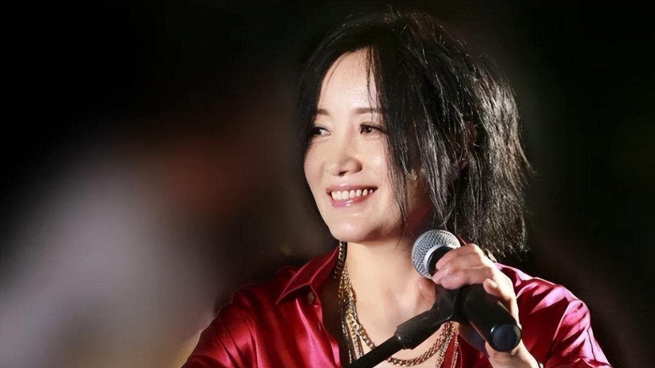 斯琴格日乐：连登4次春晚，为了男人误入歧途，至今单身无人敢娶