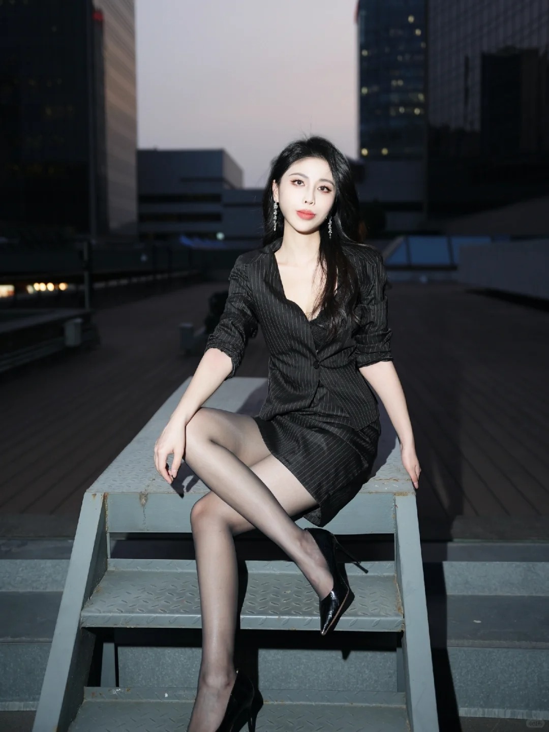 都闪开 姐要勾引女人了