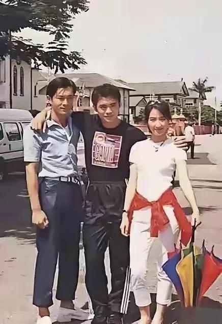 30年前的明星，你认得出来吗？