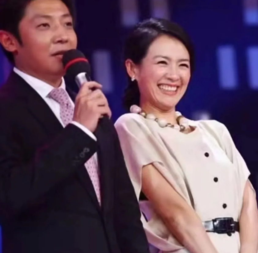 其实看来看去，章子怡前前后后谈了好几个男人，她的这些过往男朋友，有大富豪之子、有