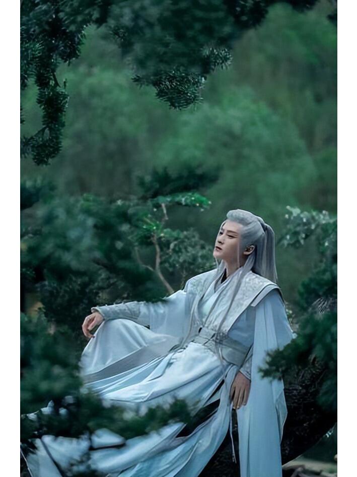 《长相思》相柳：爱她，教她自保的能力