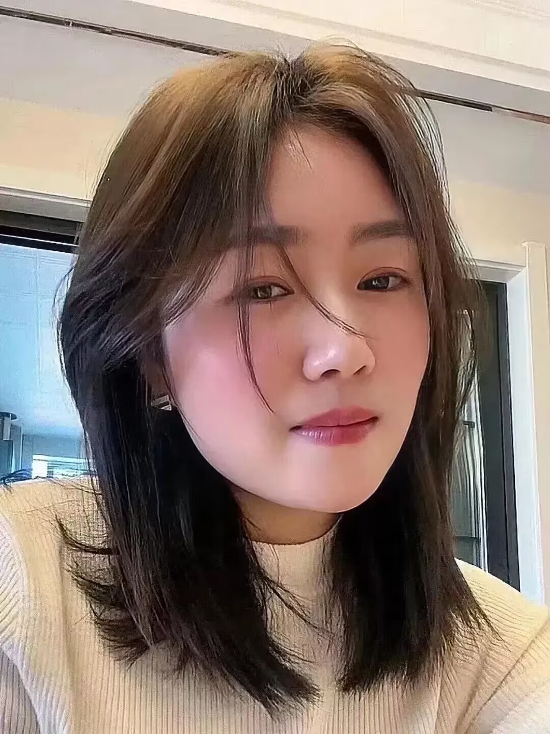 年都过完了，侄女都没来看我一眼，别人的孩子真的养不熟。我这个侄女是我看着长大的，