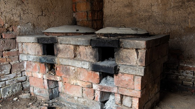 我给我妈买了一套保暖内衣，到处找不到，监控里发现被阿姨拿走了