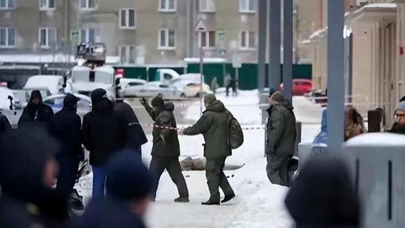 乌克兰承认炸死俄司令 ，大俄称要报复，英国却表示要给乌克兰撑腰