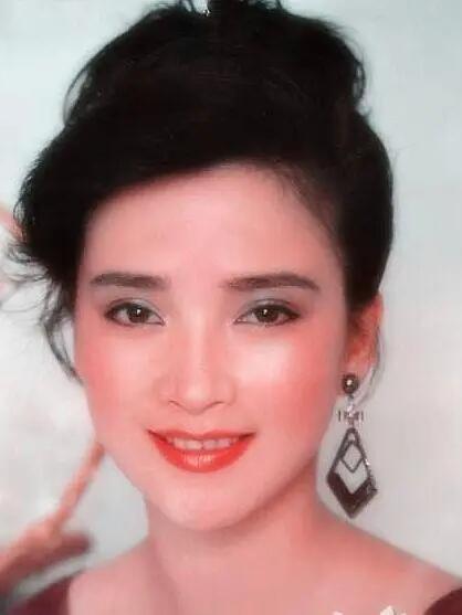 何晴：岁月从不败美人