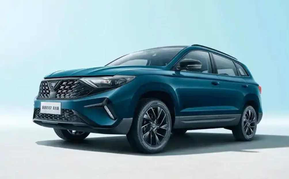 听我一句劝，买车一定要买SUV，我给你7个理由。
1.通行性比轿车强得多，开着S