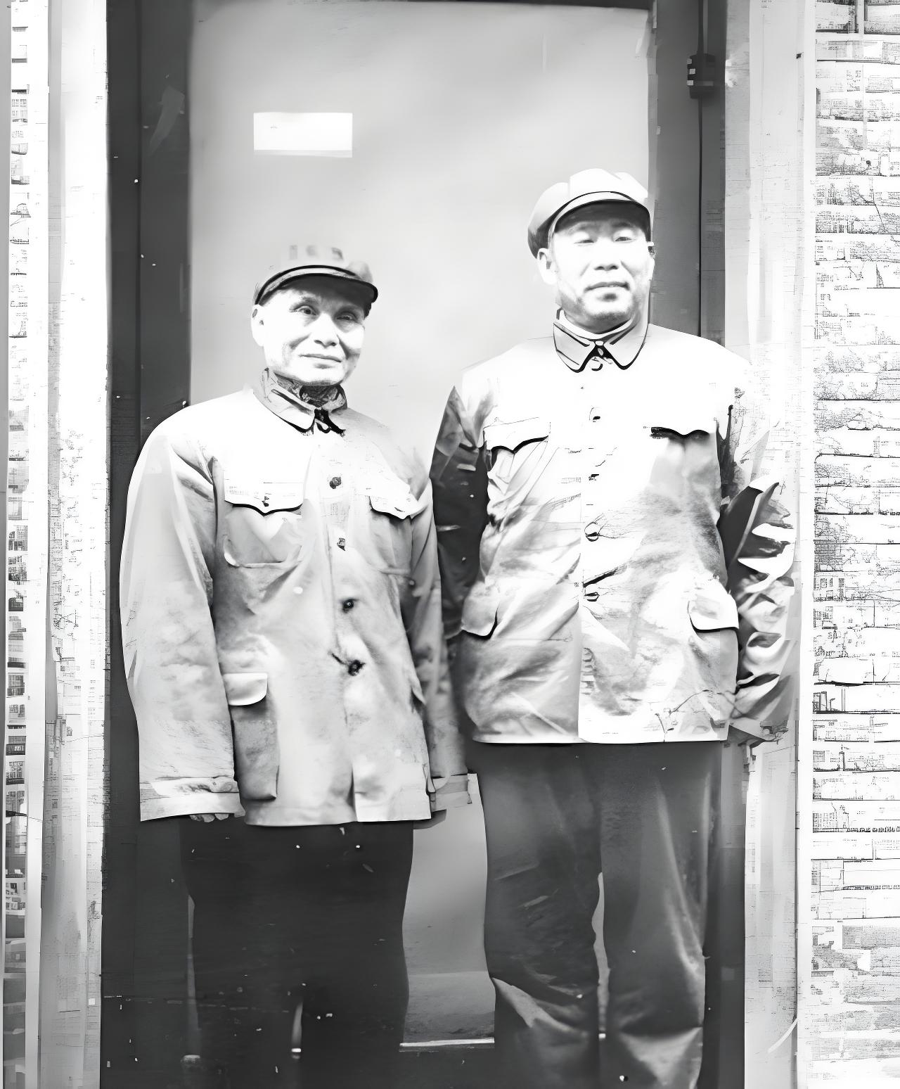 1943 年，黄维因军粮发霉掺砂石寄给何应钦一袋，引发政治风波，虽未中饱私囊仍被
