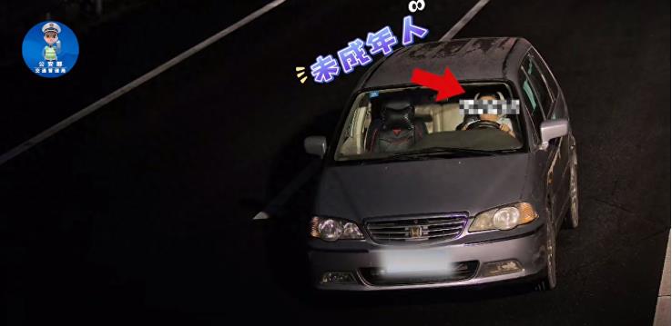 这个小孩哥也太牛了！让那些科目三挂三次的人情何以堪！福建，13岁男孩偷车上高速，