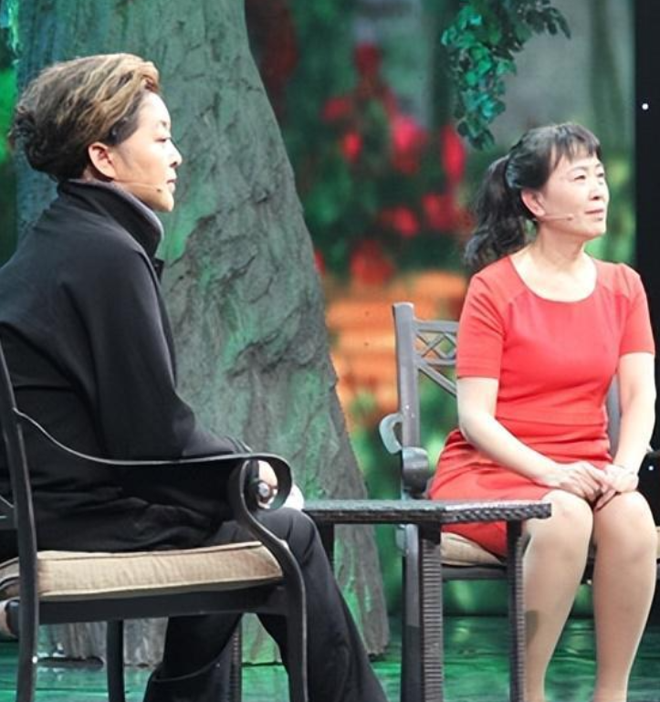 1970年云南地震，14女兵被1老兵徒手救出，45年后得知老兵做了月薪1200保