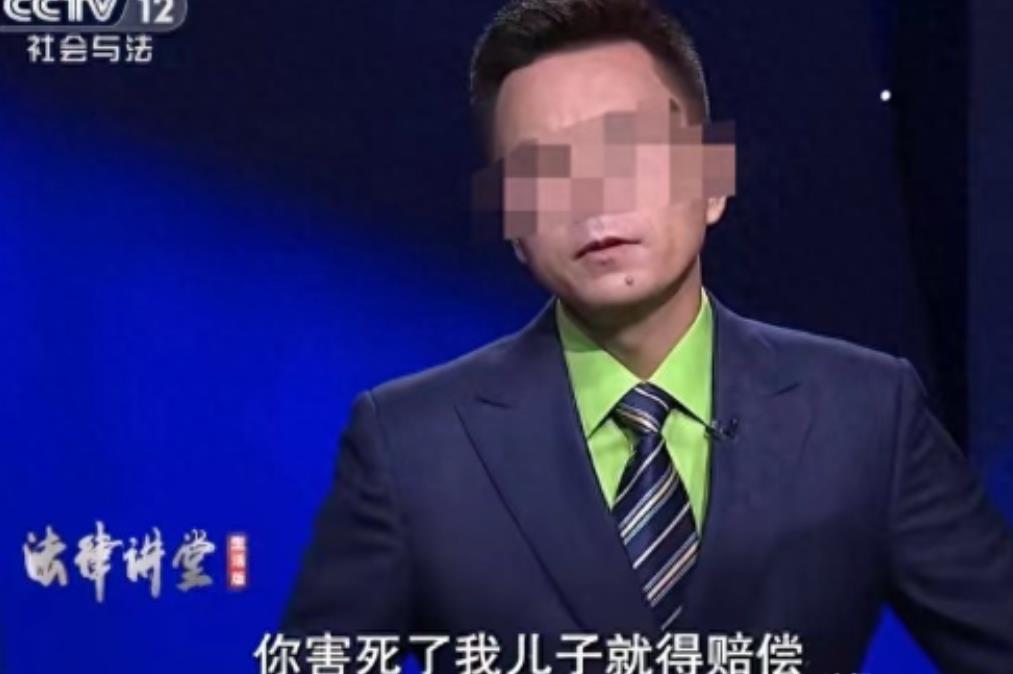 浙江，一男子，半夜玩手机时听到窗外传来声响，男子大喝一声:“小偷！”，窗外的小偷