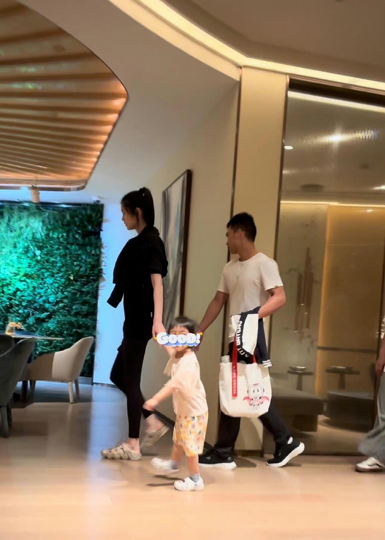 奚梦瑶2岁女儿身高热议