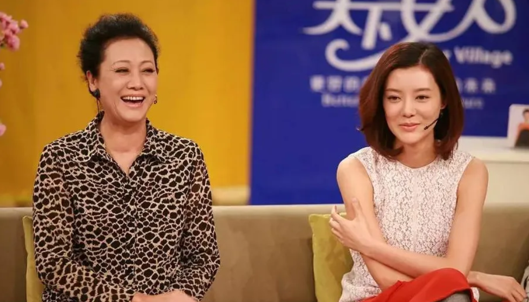 主持人问王丽云为什么离婚，王丽云吐槽:“我结婚才发现，我俩性格太不对了!”主持人
