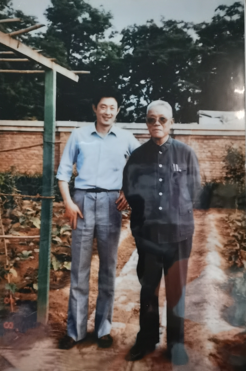 韩先楚和儿子聊天，儿子居然直呼毛主席的大名。韩先楚把眼睛一瞪说，毛主席的大号是你