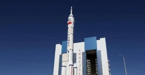神舟十八号和神舟十九号共六名航天员乘组将会在太空共飞5-10天的时间，因此说神舟