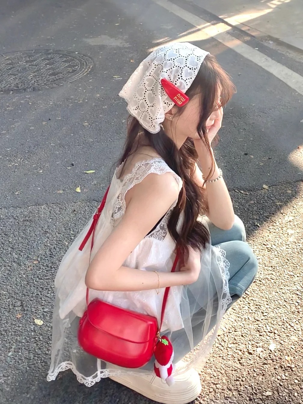 这样穿也太夏天了吧！！！
叠穿或者单穿都好喜欢~