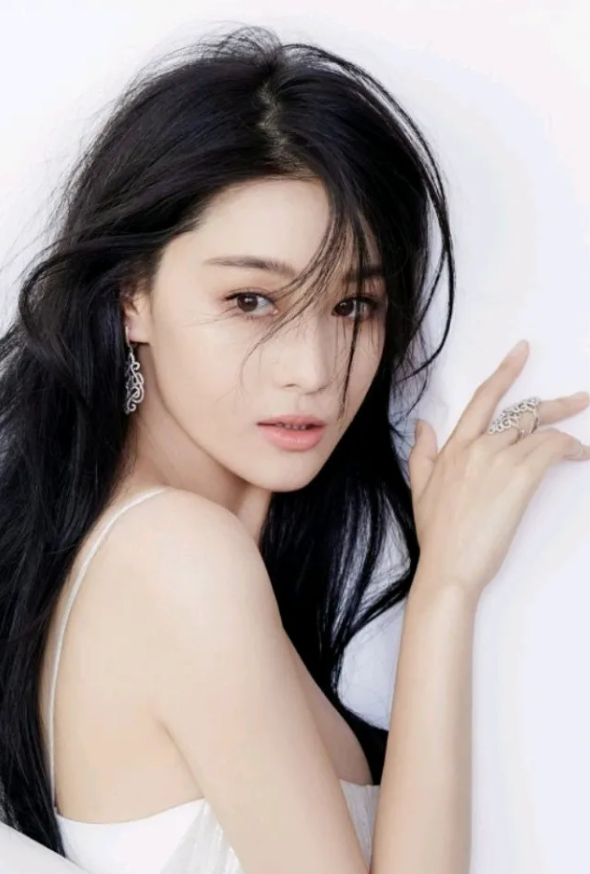 演员，张馨予说，我是一个很难嫁入豪门的人，我性格太要强，不需要靠男人养。如果我没