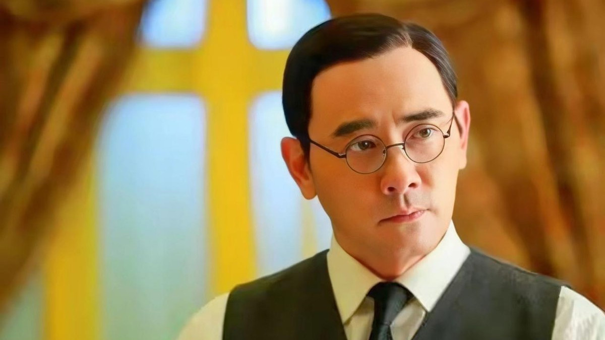 末代皇帝溥仪，特赦后填户口，口出三字吓懵民警，到底说了什么？