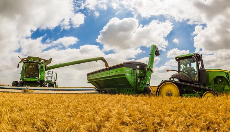 美国接连出招，中国直接“王炸”，取消美小麦订单，创美历史新高！日前美国总统拜登在