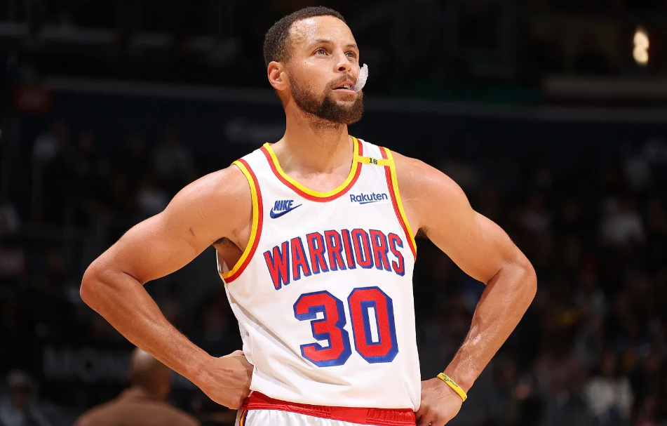 彻底坐不住了，勇士94-104马刺，基本看明白这5个人：

1，库里：勇士大当家