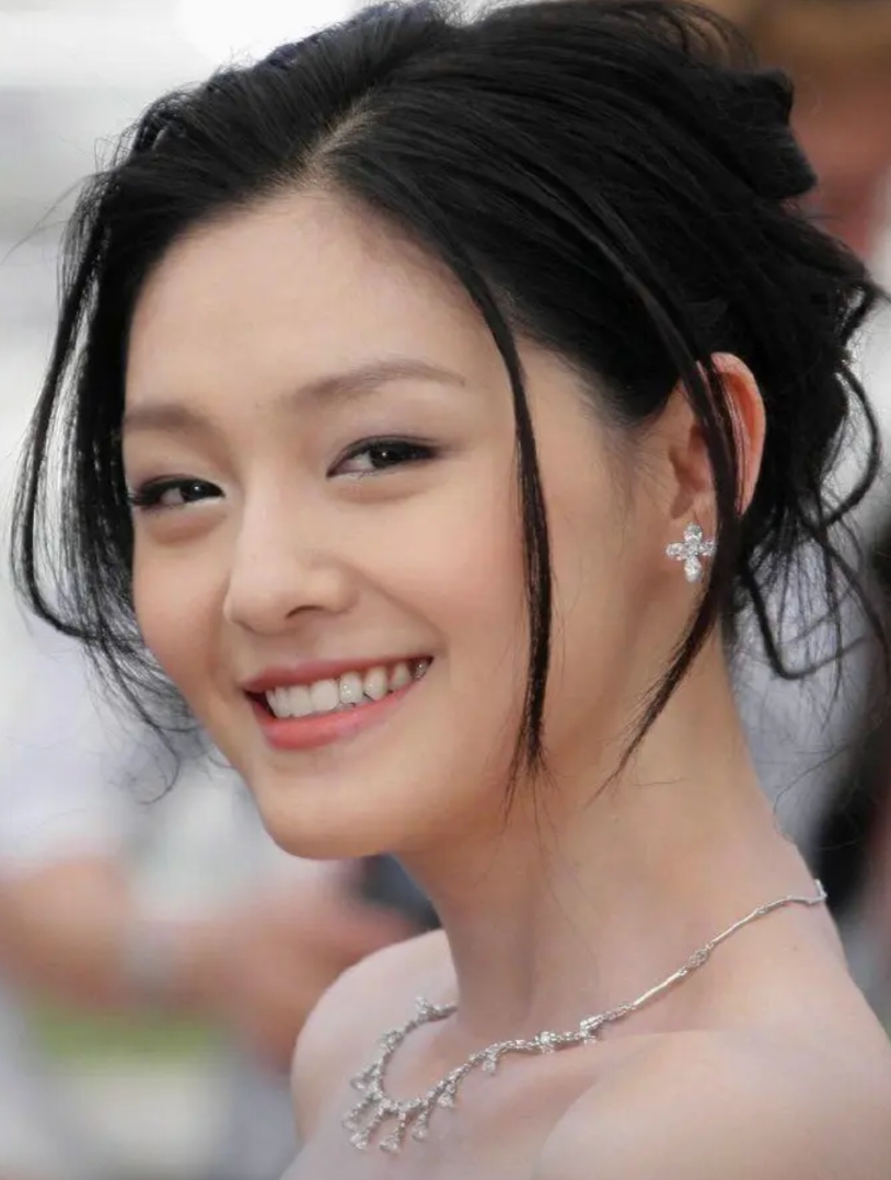 大S猝死，这三大难题怎么解决？

第一：11岁的女儿汪希玥和9岁的儿子汪希箖抚养