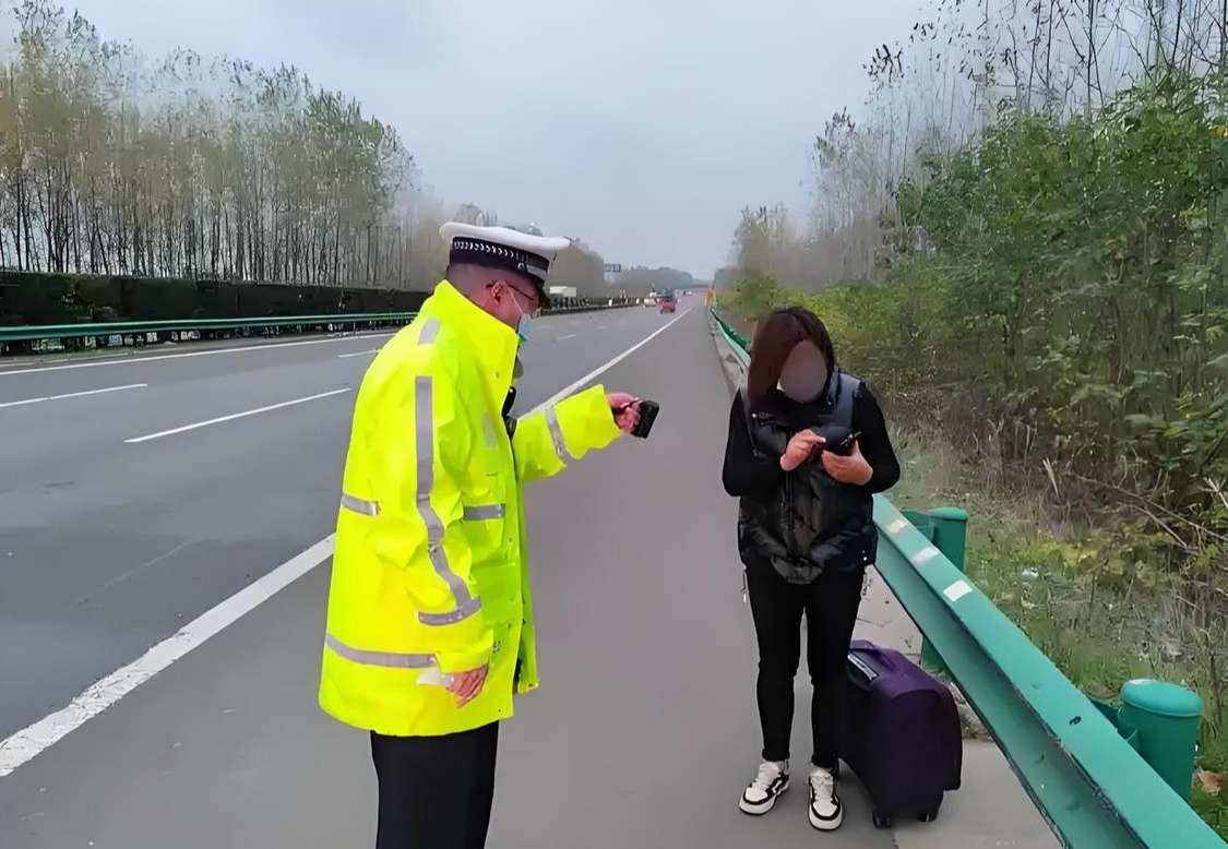 这是被老公丢高速路上了吗？