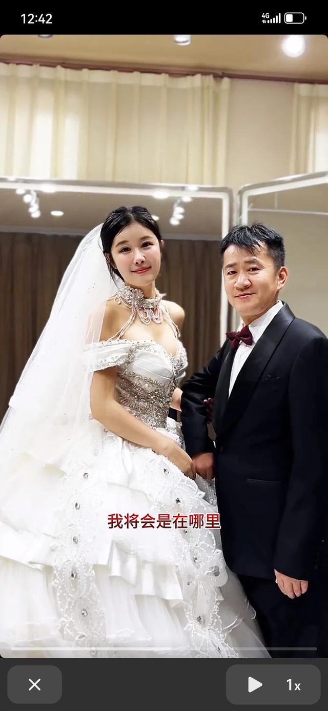 40岁知名演员李嘉明官宣结婚！未婚妻年龄22岁，虽然年龄相差18岁，但都属于头婚