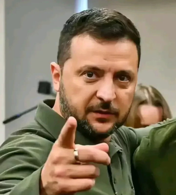 小道消息，不知真假！乌克兰最高拉达议员阿尔乔姆.德米特鲁克向全世界透露了泽连斯基