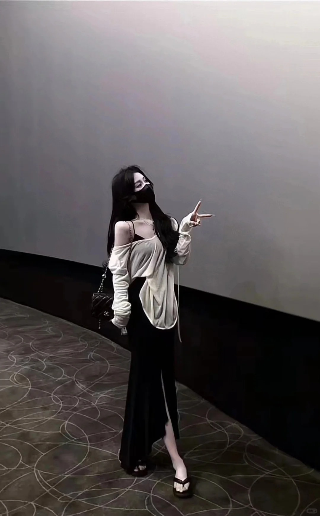 出去玩到一半想回去爱了
中午和斯先生约好去一家很好吃的餐厅吃午饭
当然了，我们俩