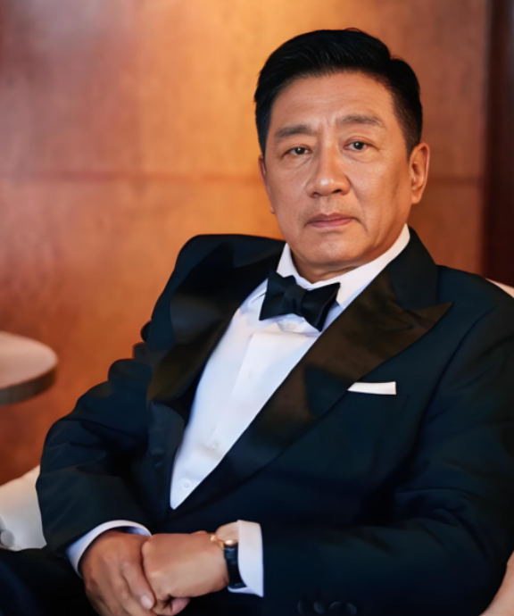 演员丁勇岱说：“在北京站，我有一次进站，一个警察看到我，突然就下意识做了掏枪的动