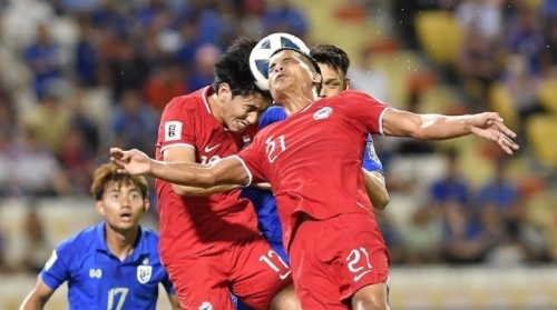 建议足协也不要眼光只盯着归化，选材面应该放宽一点。中甲的几个好苗子，完全可以破格