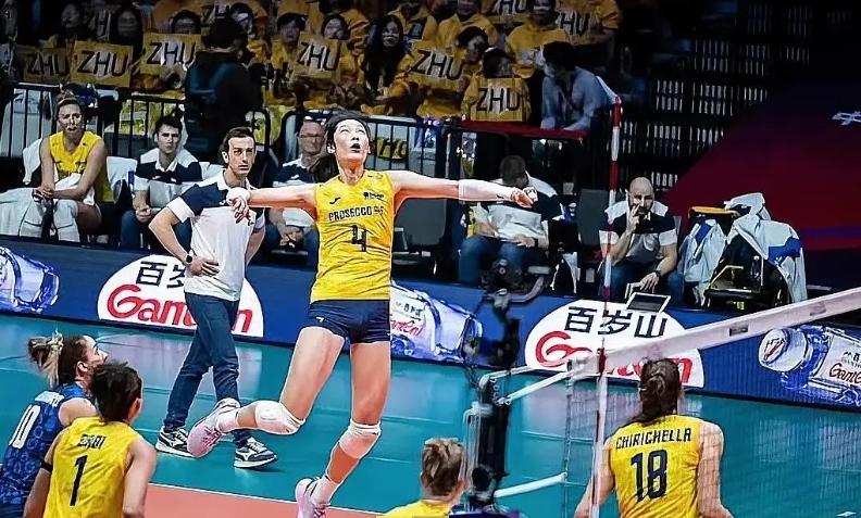 合理使用朱婷，还得是科内主帅桑塔雷利

老将朱婷，这回在科内利亚诺队，算是找着了