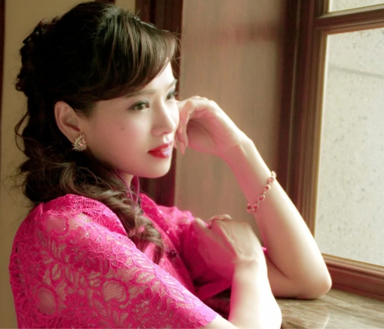 庾澄庆伊能静避同框，离婚后的微妙距离