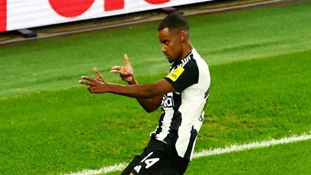 一场2-0，让英超6亿豪强狂飙：狂揽7连胜，击败曼联热刺阿森纳