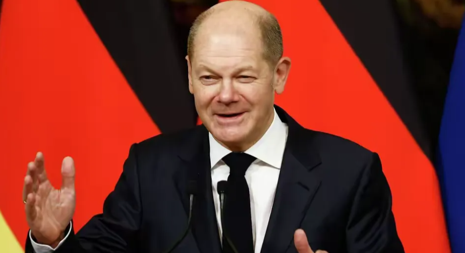 特朗普还没正式上台，德国先倒下了，执政联盟解体，欧洲怎么办？



1. 德国的