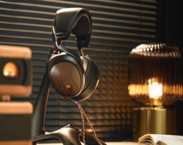 Meze Audio 头戴耳机 LIRIC 2 熠歌二代发布：磁吸耳罩、封闭式平