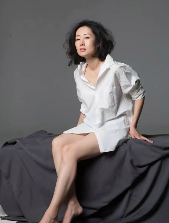 刘敏涛，167cm，中年爆红。