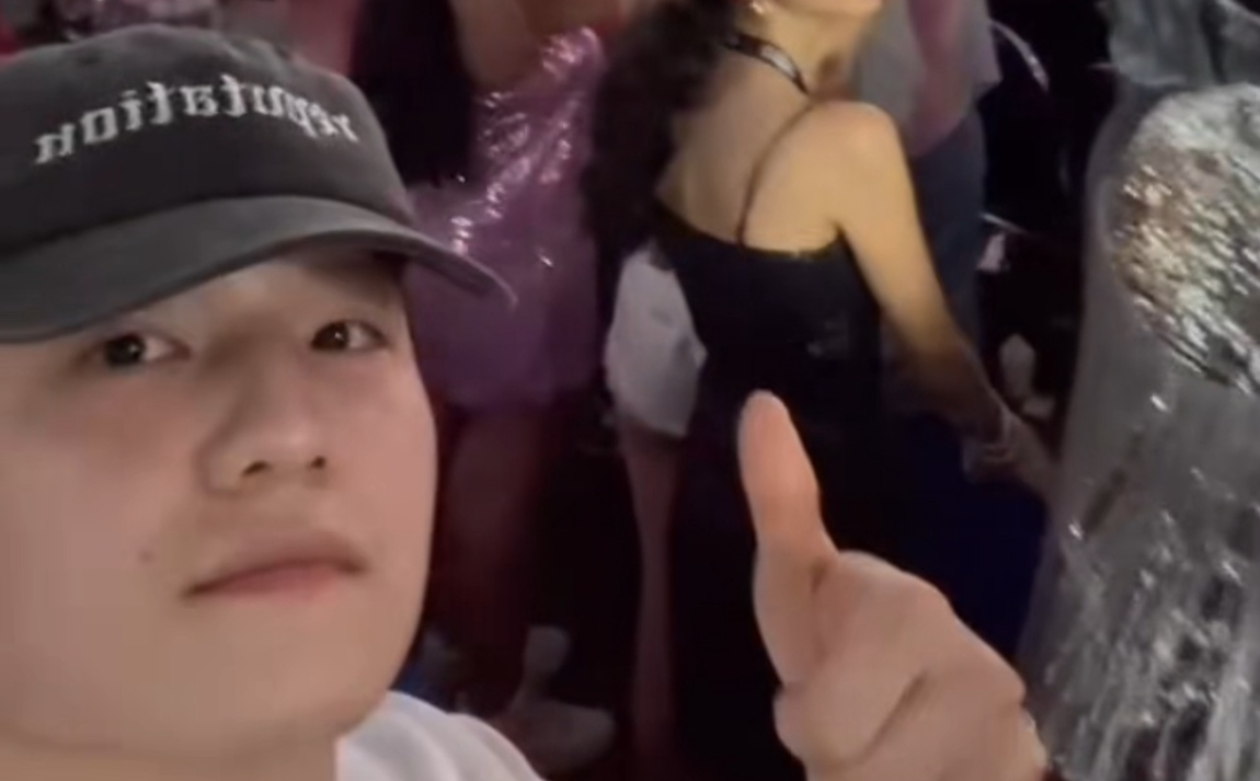 樊振东回应！怒斥看演唱会被带节奏，表态：后续比赛继续努力
新加坡大满贯正赛开始之