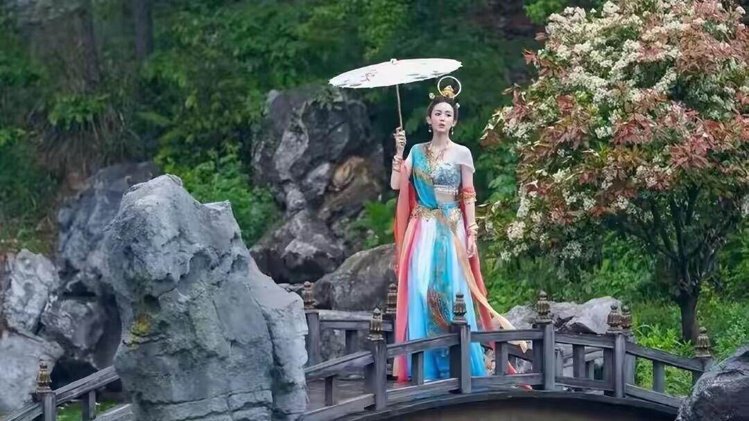 古力娜扎敦煌风造型惊艳，尽显东方神秘