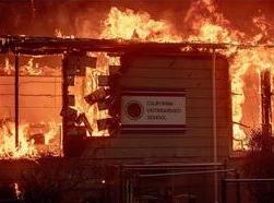 美国加州大火！现以成为洛杉矶历史上最具破坏性的野火