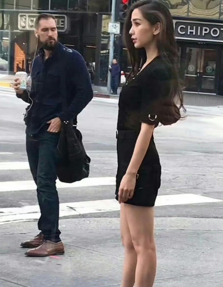 这就是杨颖不常穿短裙的原因吗 