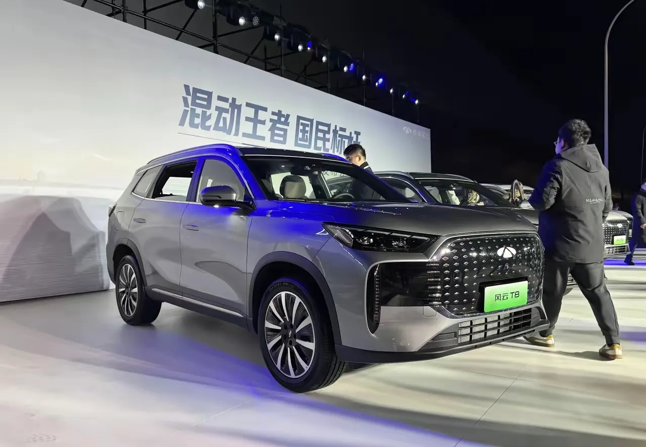 家人们，车圈大瓜来啦！最近老大哥火力全开，直接给迪子上强度，一点不手软！新推出的