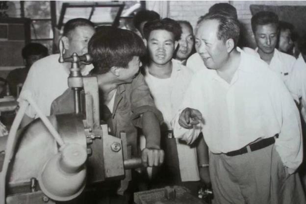 毛主席时代的工业体系有多完善？
举个例子。在小县城里，当时有水泥厂、氮肥厂、造纸