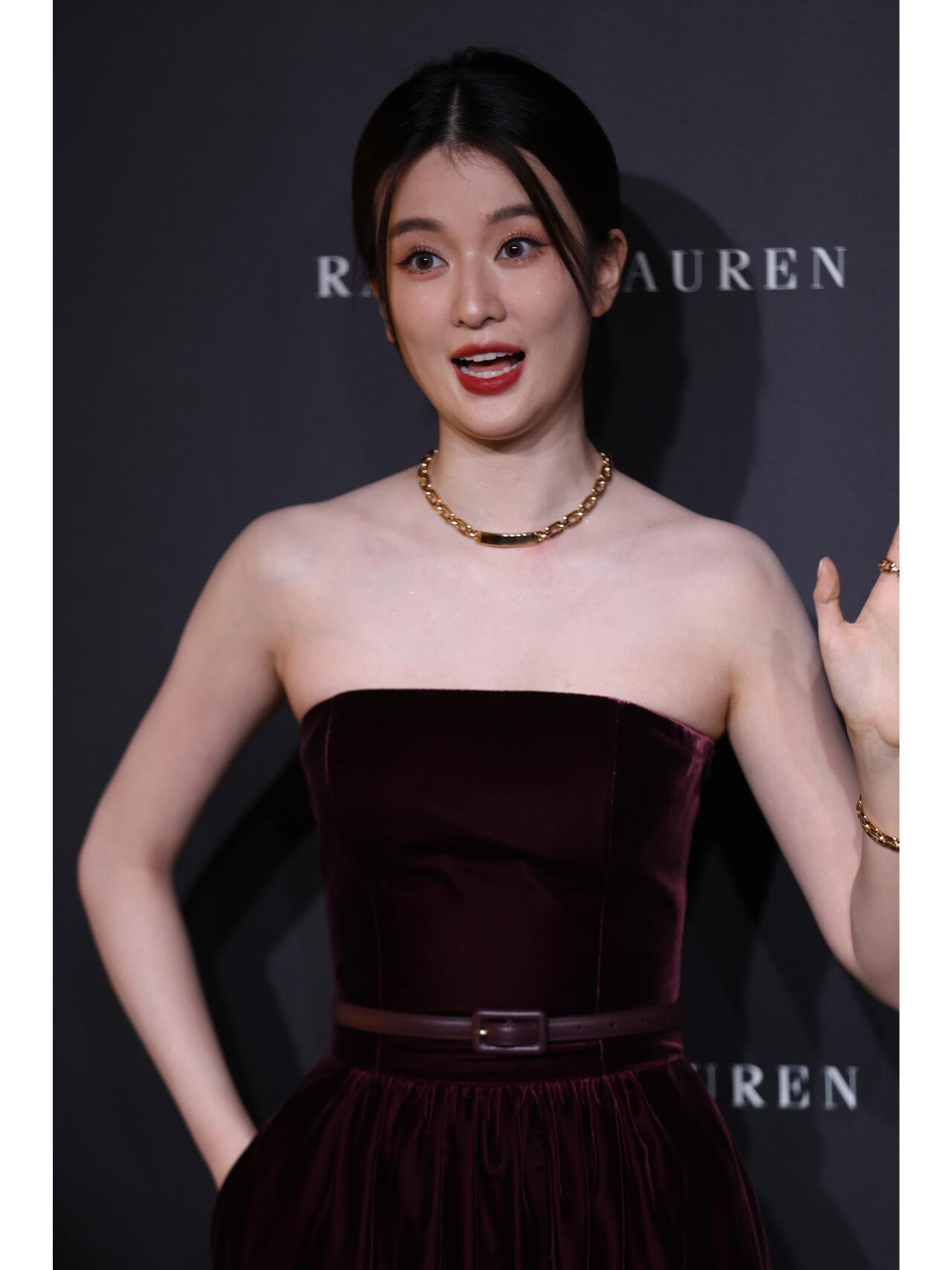 乔欣皮肤白皙