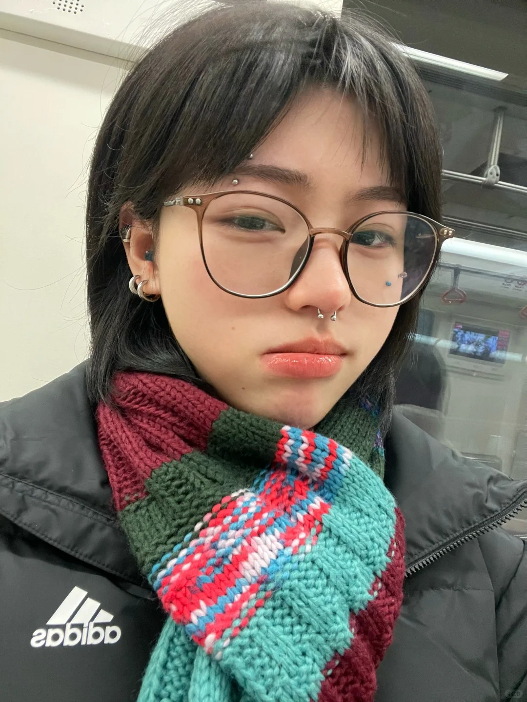 穿孔之后还是太乖了
穿孔之后感觉还是有一点不适配怎么办，朋友们都夸夸说在脸上很适