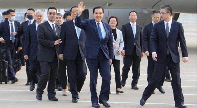 马英九访陆之旅正式结束，画上一个圆满的句号。刚下飞机回到台湾，国民党内部就释放出