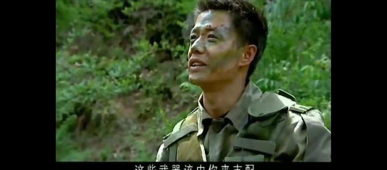 最近又看了士兵突击，袁朗被俘虏这段很有意思！
在《士兵突击》里头，许三多他们钢七