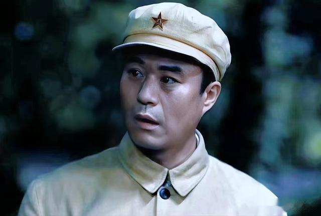《暗夜与黎明》大结局:一个角色纯属多余,两个大坑管挖不管埋(暗夜与黎明怎么样?)-第3张图片-九妖电影 《暗夜与黎明》大结局:一个角色纯属多余,两个大坑管挖不管埋(暗夜与黎明怎么样?)-第3张图片-九妖电影