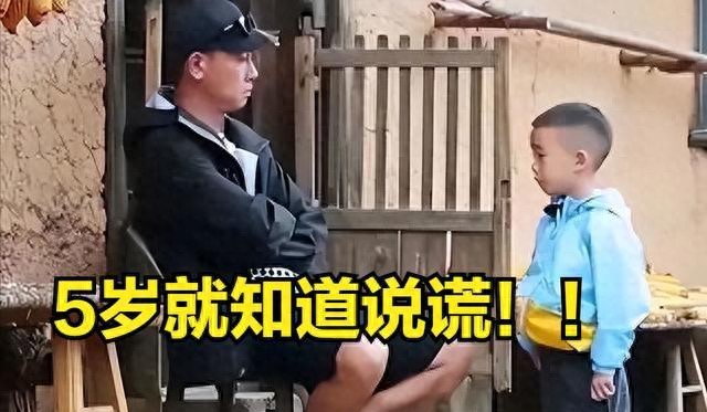陈小春你敢信？57岁的人了，还这么接地气！穿着打扮那叫一个低调，跟咱们普通人没啥两样