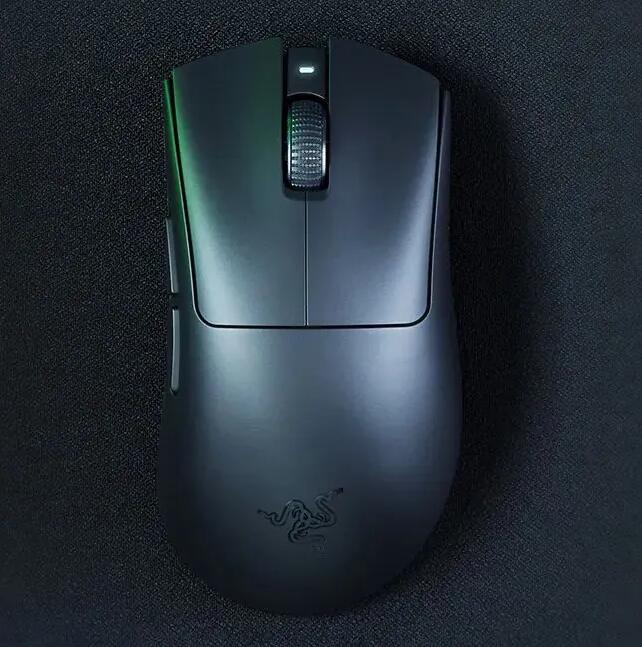 雷蛇炼狱蝰蛇 V3 极速版鼠标今日发布，国行售价 799 元。